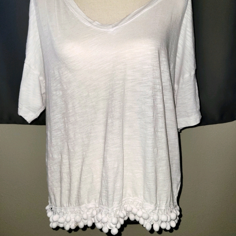 White T-shirt with ball fringe